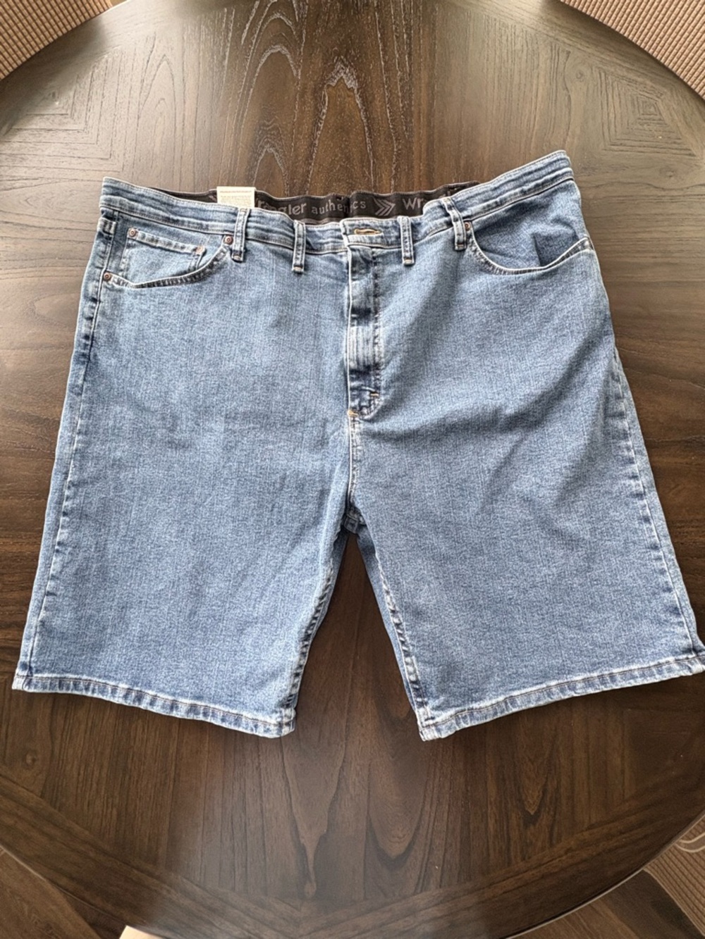 Wrangler Authentics Denim Shorts Size 44 NWT Relaxed Fit Stretch Waist